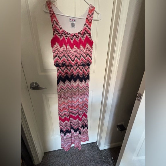 Three Pink Hearts Maxi Dress - Picture 2 of 5